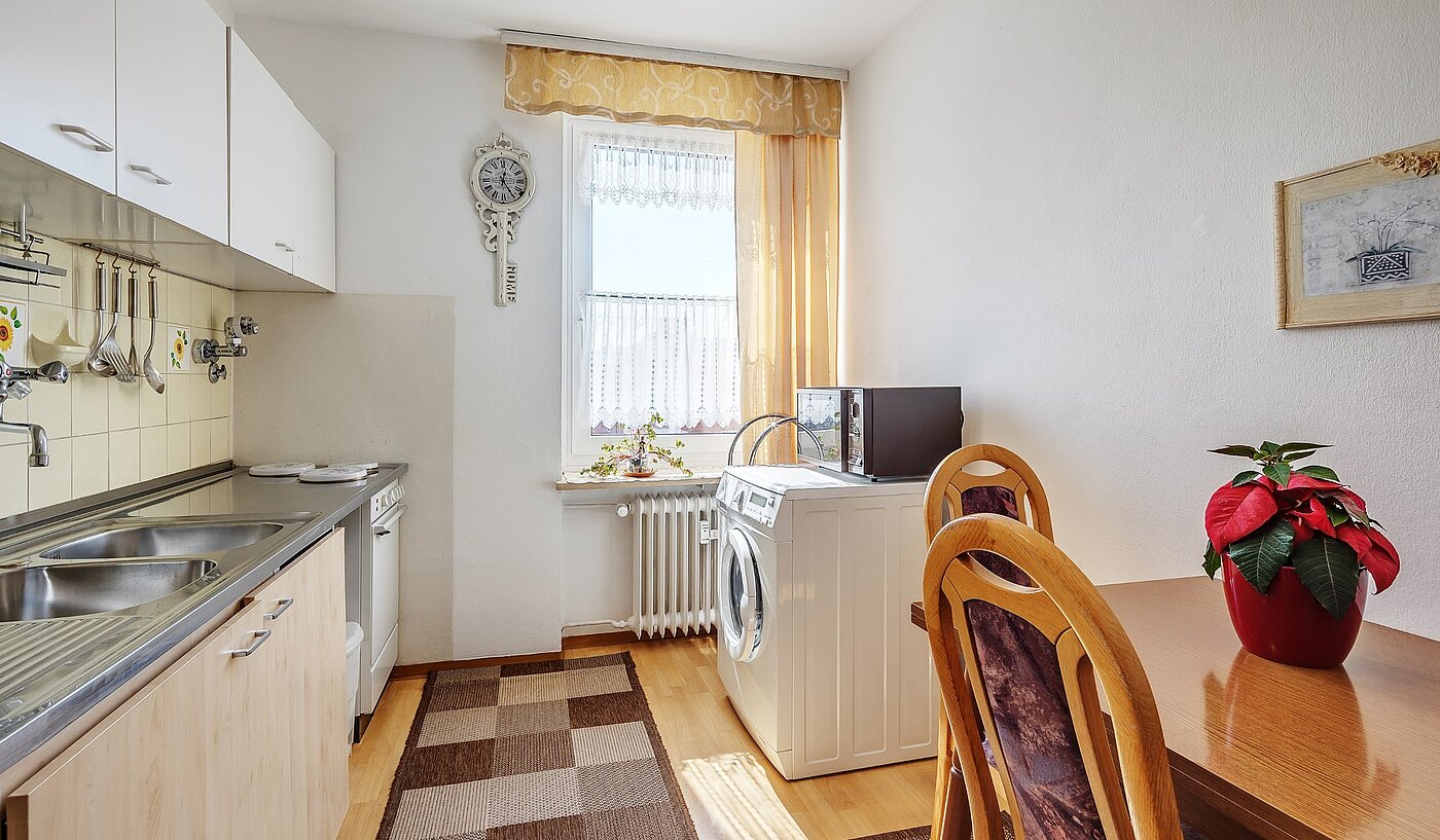 Etagenwohnung mit 2 Zimmern | München-Sendling-Westpark | 2003ML10 | Wohnküche mit WM-Anschluss...