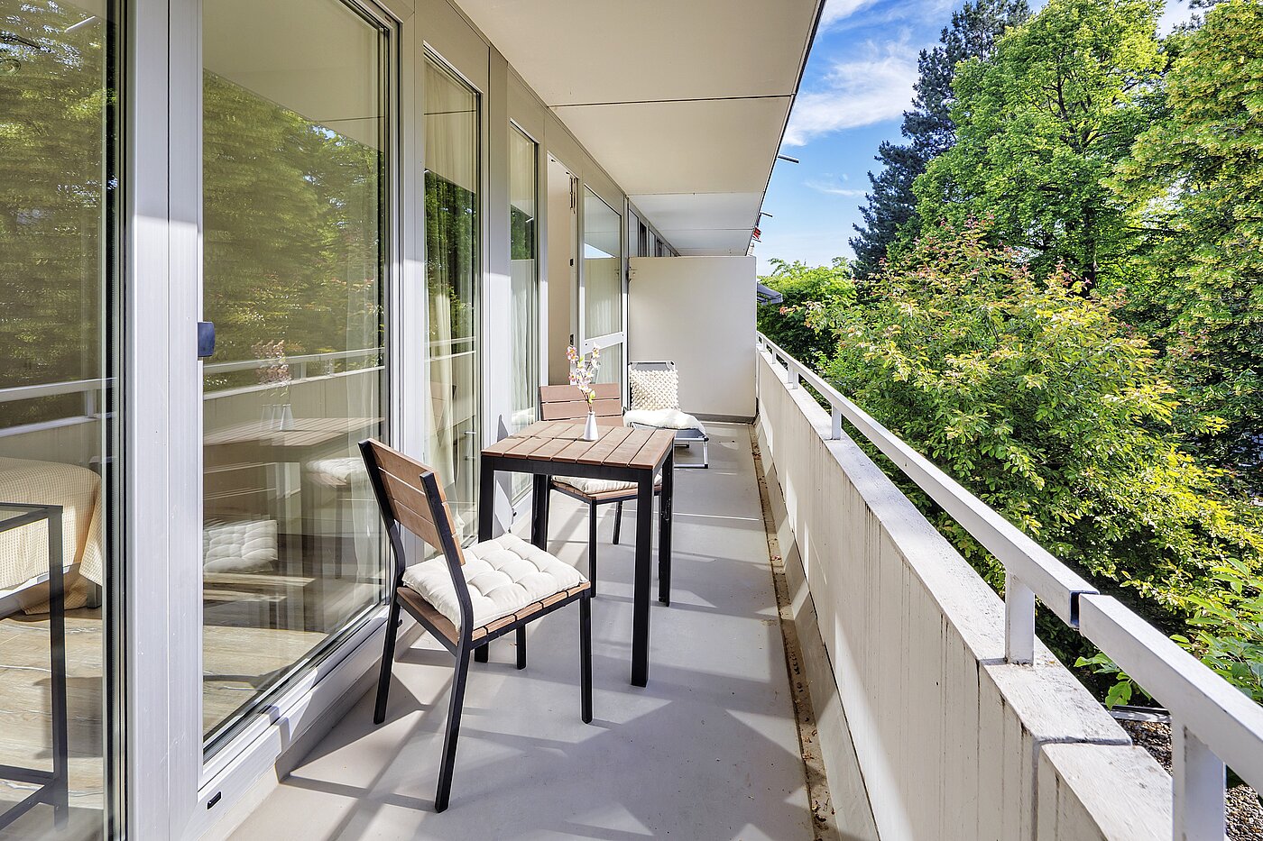 Etagenwohnung mit 3.5 Zimmern | München-Bogenhausen | 70267 | Großer Balkon mit...