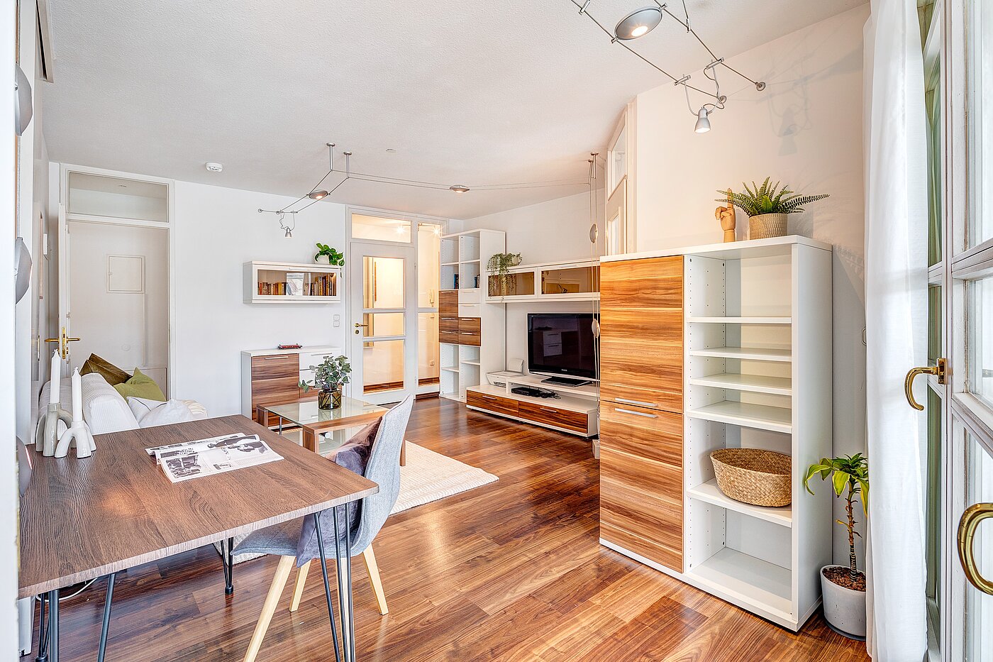 Etagenwohnung mit 2 Zimmern | München-Schwabing | 2205ML71 | Warme Atmosphäre durch die Holzoptik