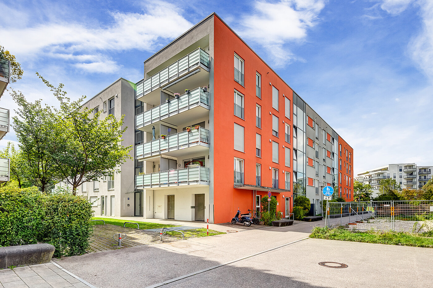 Etagenwohnung mit 2 Zimmern | München-Schwabing | 70153 | Ansicht Fassade von der Straße aus