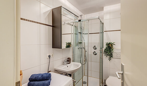 Etagenwohnung mit 1 Zimmer | München-Ramersdorf | 70416 | Duschbad mit Stellplatz...