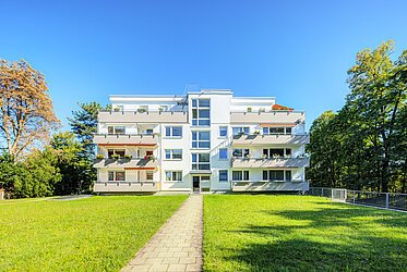 Stockdorf: Geschmackvolle 3,5-Zimmer-Wohnung im Grünen und doch stadtnah