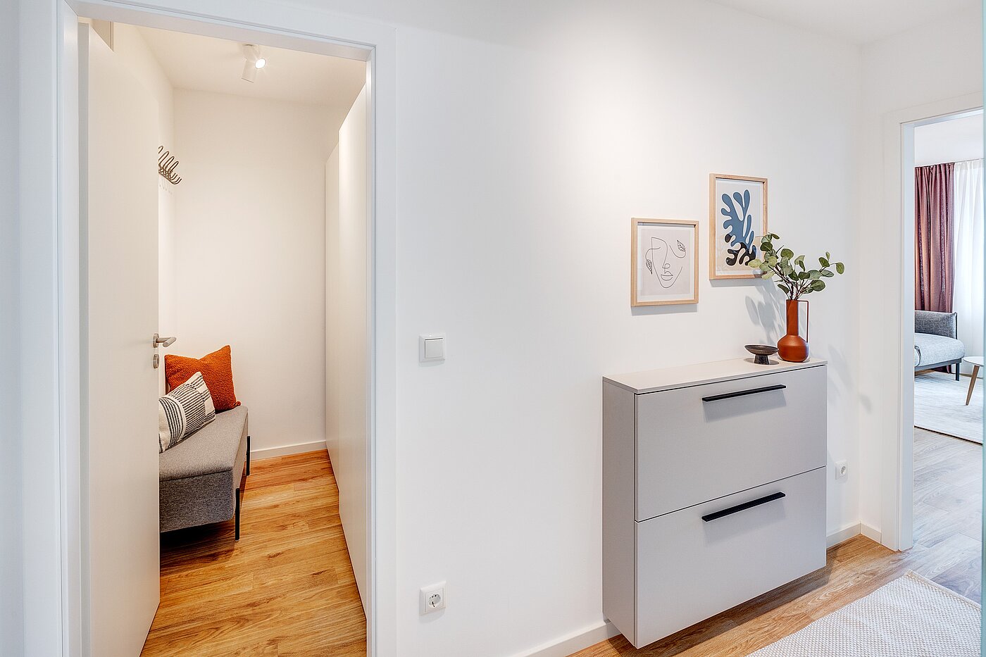 Etagenwohnung mit 1 Zimmer | München-Neuhausen | 70197 | Garderobe und...