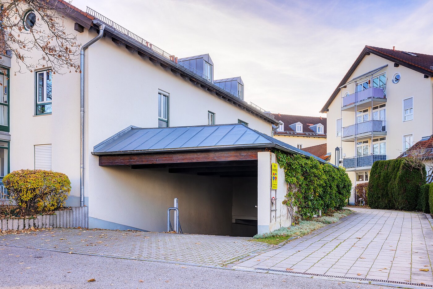 Dachgeschosswohnung mit 2 Zimmern | 70314 | Zufahrt Tiefgarage