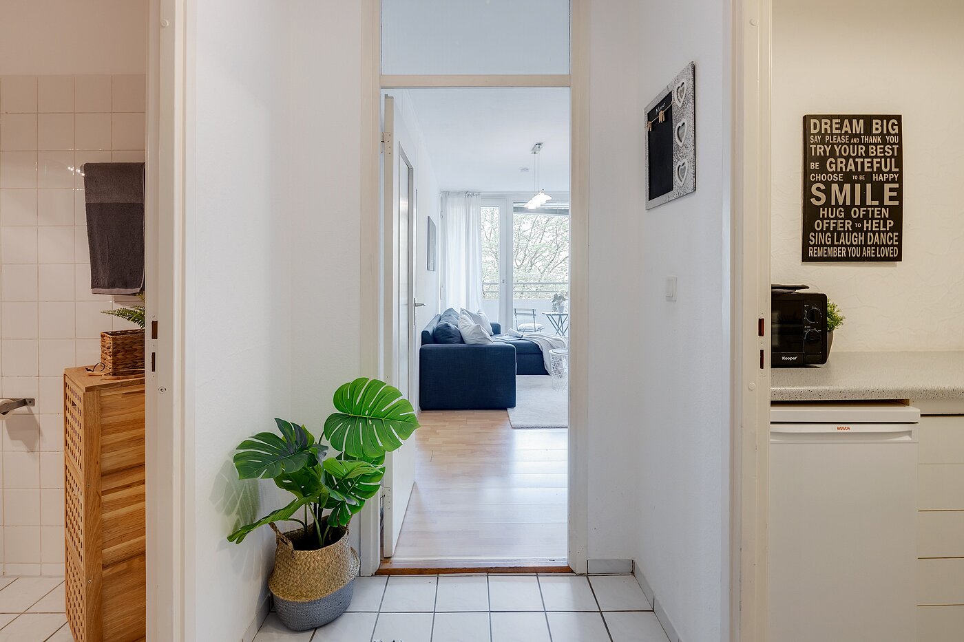 Etagenwohnung mit 2 Zimmern | München-Sendling-Westpark | 2204ML2 | Flur mit Blickrichtung Bad, Wohnzimmer und Küche