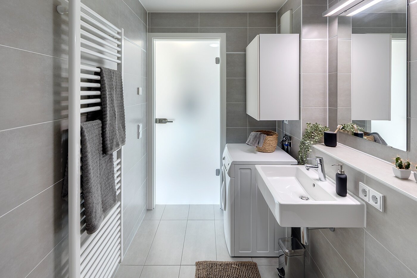 Etagenwohnung mit 2 Zimmern | München-Schwabing | 70278 | Waschmaschine im Bad