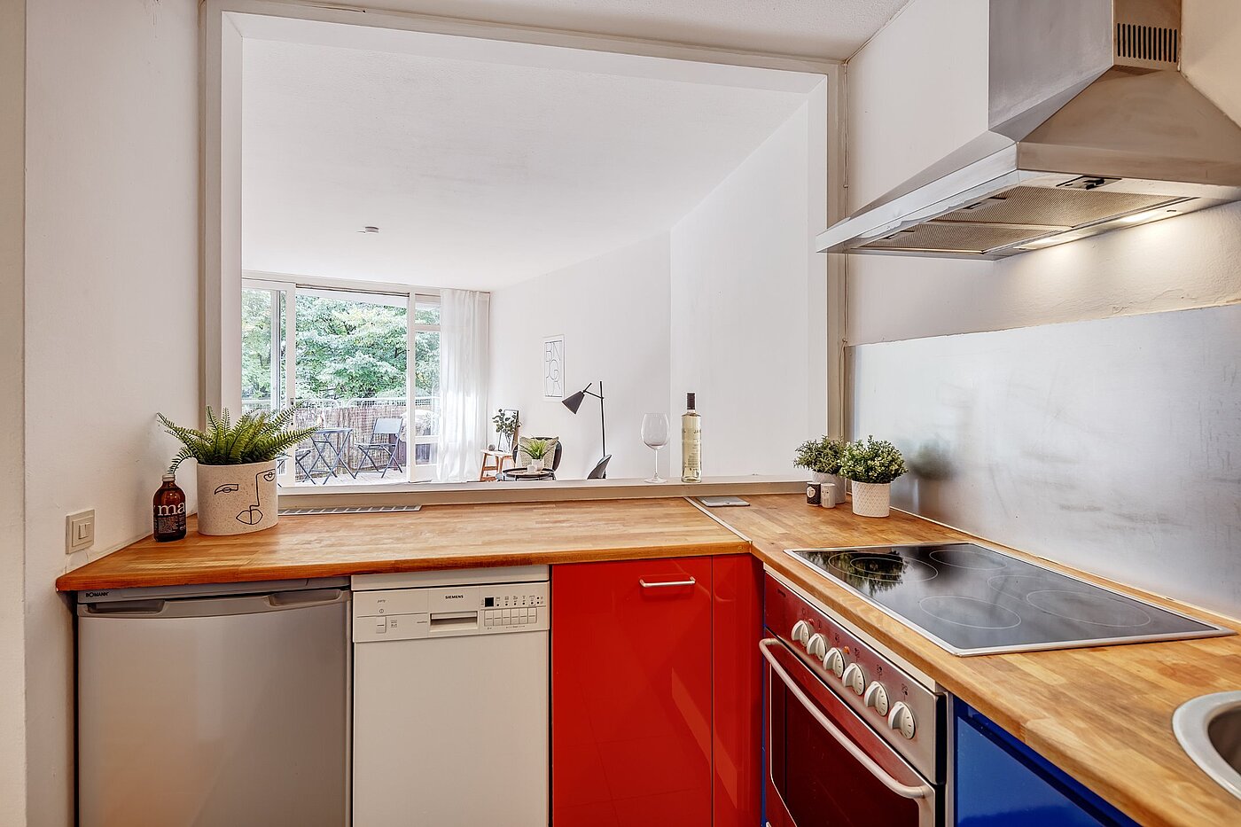 Etagenwohnung mit 2 Zimmern | München-Schwabing | 2109ML3 | ... Durchreiche zum Wohnzimmer