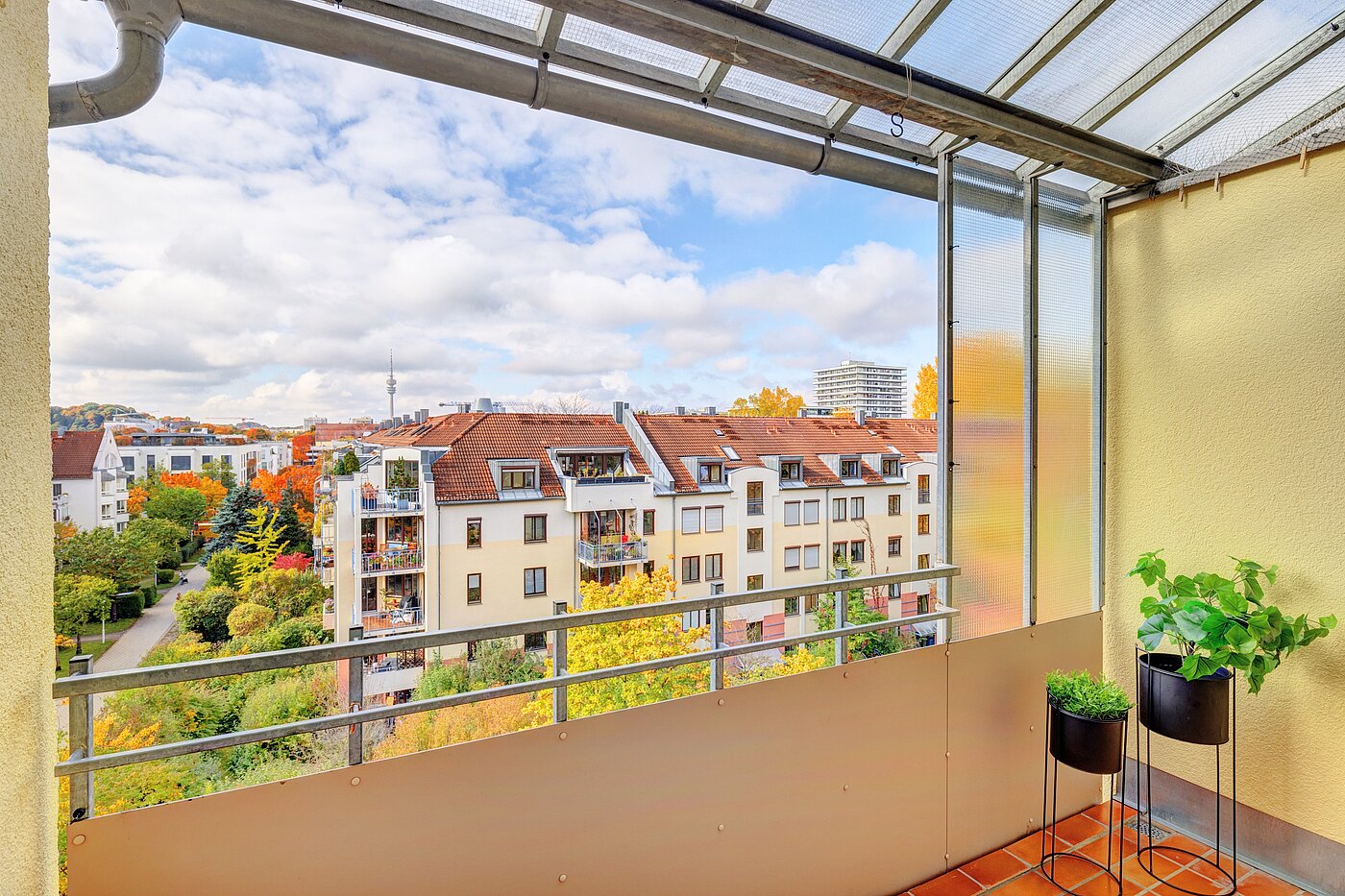 Etagenwohnung mit 3 Zimmern | München-Schwabing | 70299 | Ausblick Loggia