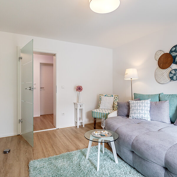 Untermenzing: 2-Zimmer Wohnung mit sonnigem Balkon und Garten - bald frei