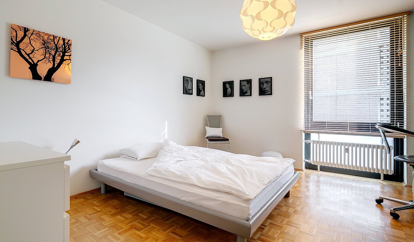 Etagenwohnung mit 2 Zimmern | München-Schwabing | 2004ML1 | Geräumiges Schlafzimmer