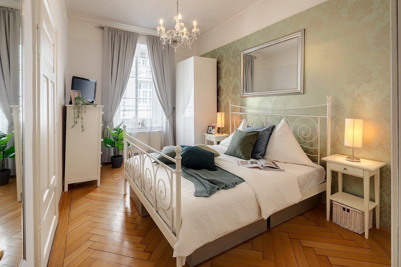 Etagenwohnung mit 2 Zimmern | München-Altstadt | 2103ML4 | Geräumiges Schlafzimmer mit...