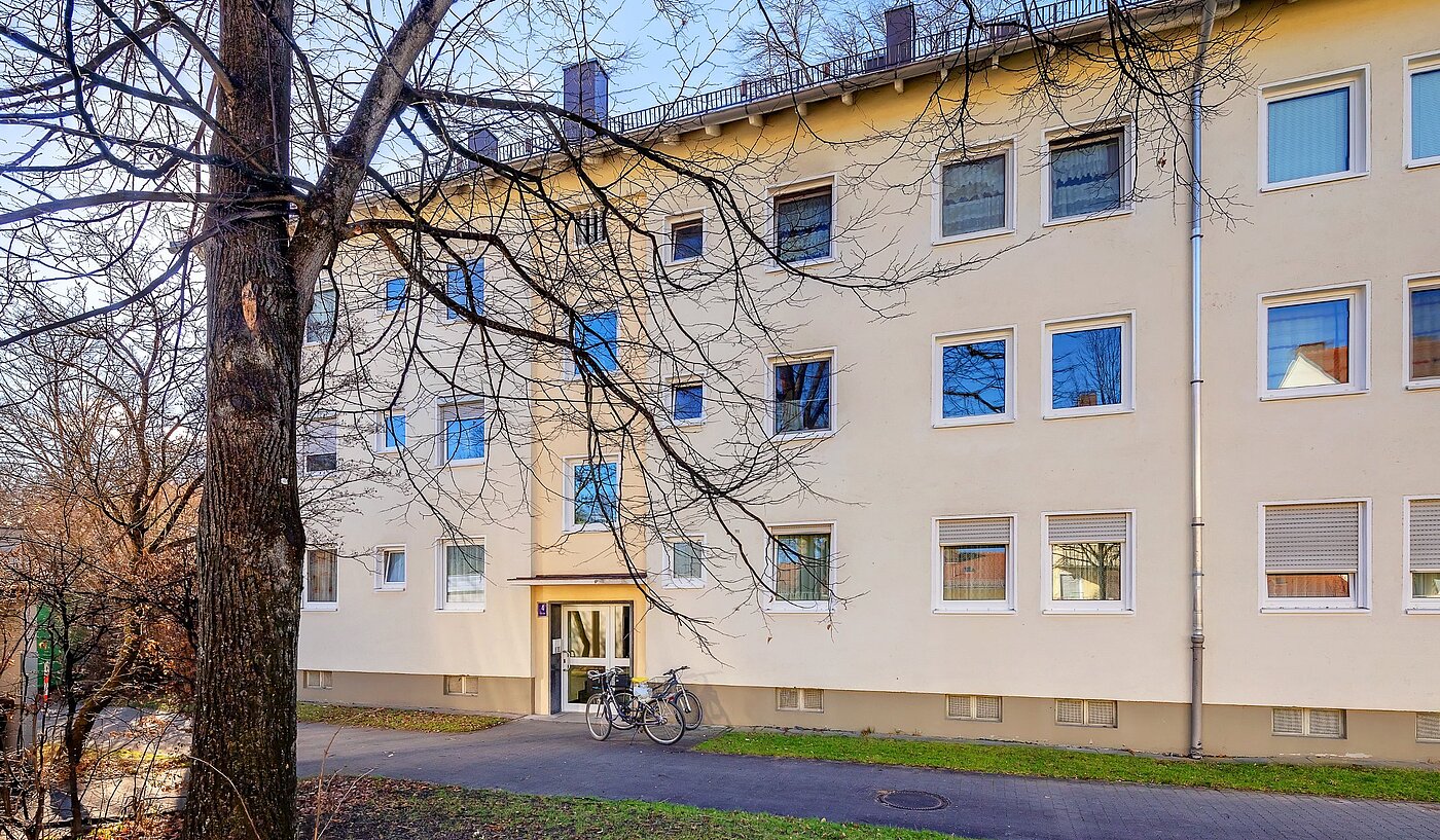 Etagenwohnung mit 4 Zimmern | München-Berg am Laim | 2002ML3 | Hausansicht