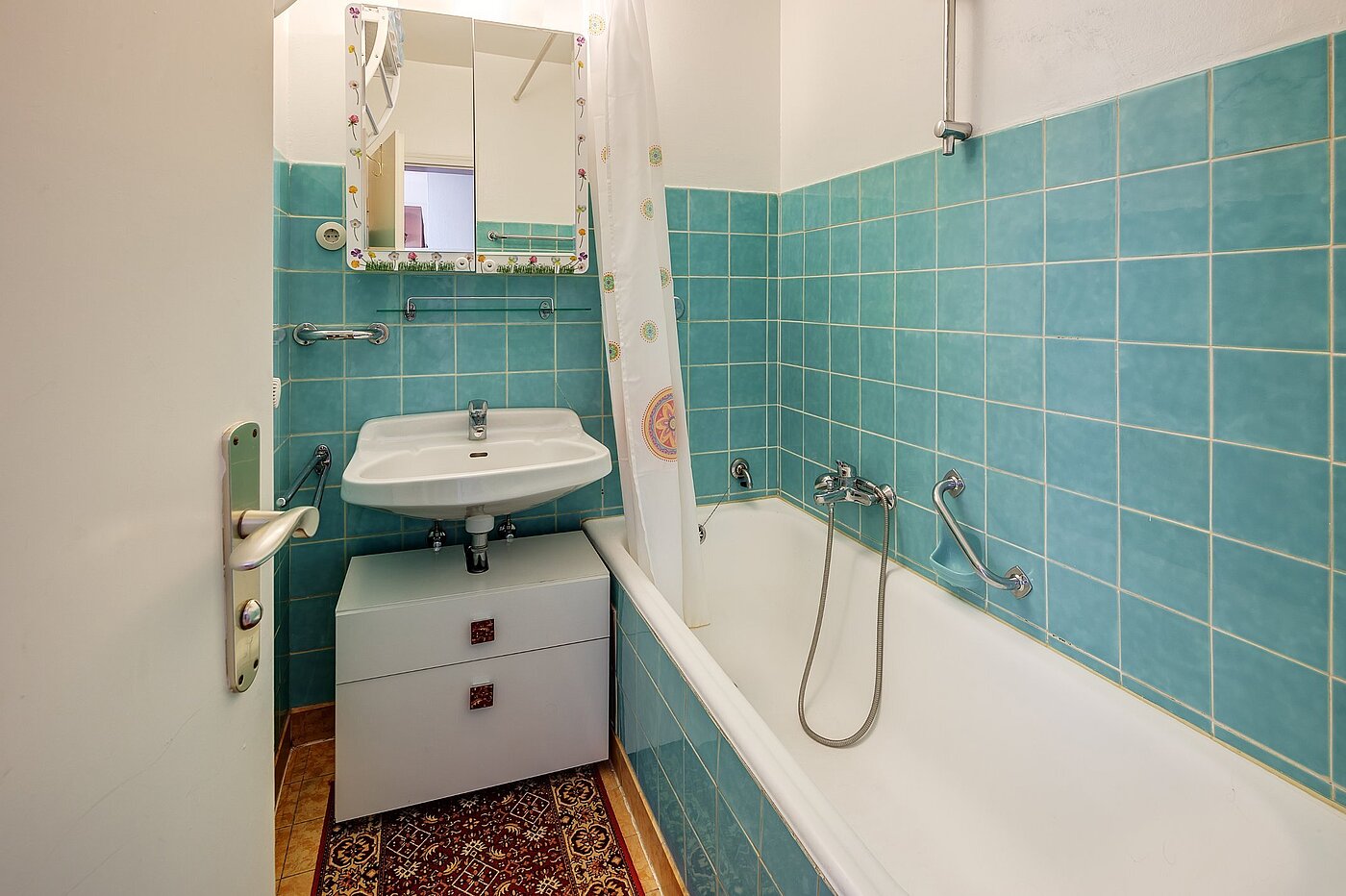 Etagenwohnung mit 2 Zimmern | München-Sendling-Westpark | 2003ML10 | Badezimmer mit Badewanne