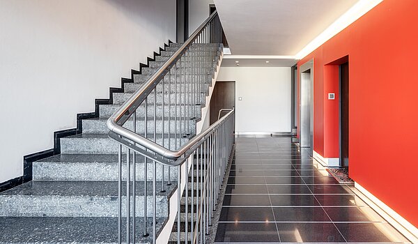 Etagenwohnung mit 1 Zimmer | München-Haidhausen | 70022 | Gepflegtes Treppenhaus