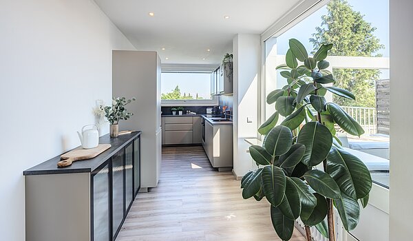 Terrassenwohnung mit 3.5 Zimmern | München-Berg am Laim | 704511 | Zugang zur Küche