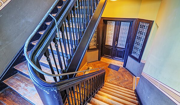 Etagenwohnung mit 1 Zimmer | München-Ludwigsvorstadt | 70388 | Treppenaufgang