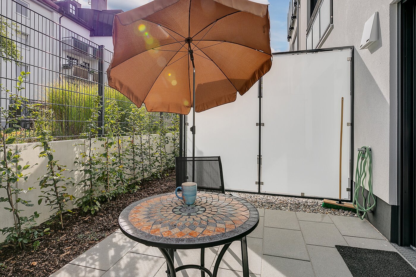 Erdgeschosswohnung mit 1 Zimmer | München-Milbertshofen | 2202ML8 | ...und kleinem Grünstreifen