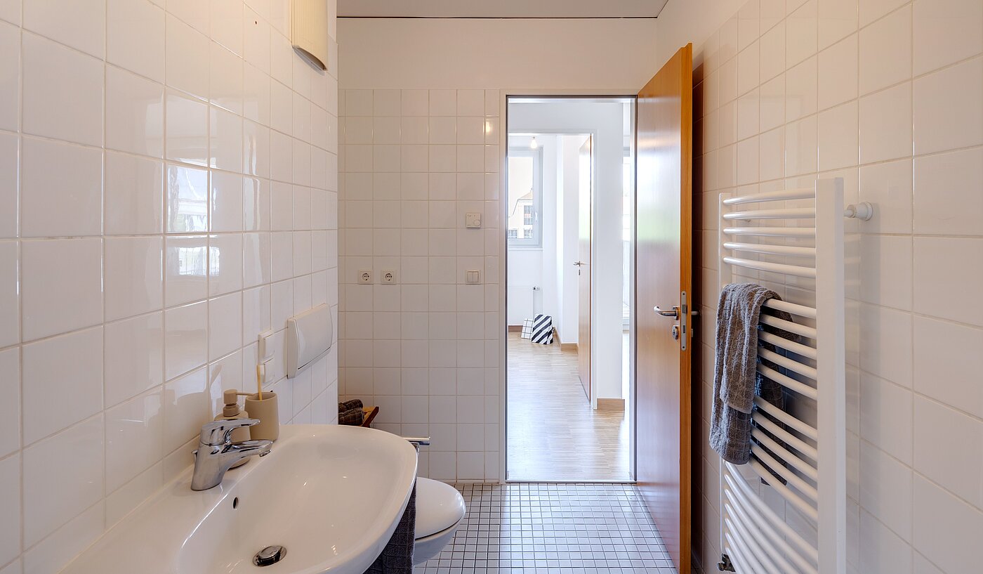 Etagenwohnung mit 2 Zimmern | München-Schwanthalerhöhe | 2206ML11 | und Handtuchheizkörper