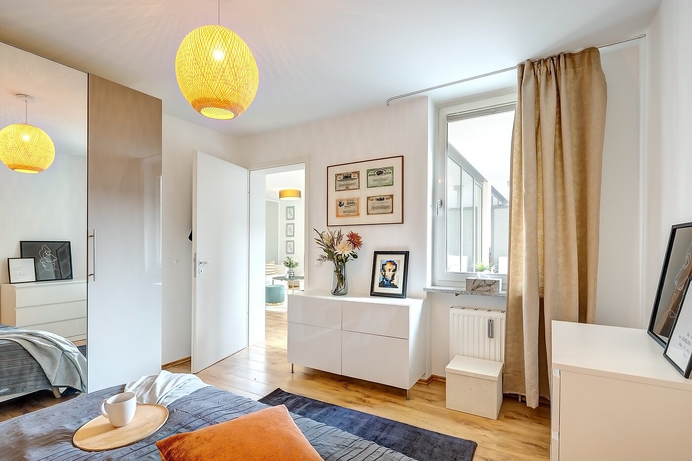 Etagenwohnung mit 2 Zimmern | München-Maxvorstadt | 70001 | Mit Blick auf den Balkon