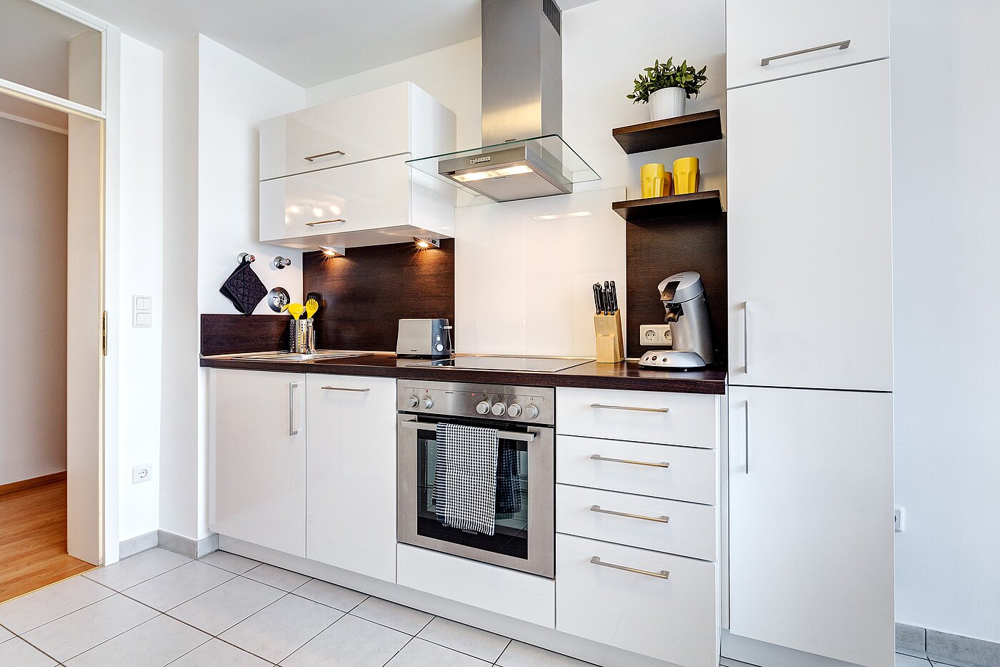 Etagenwohnung mit 2 Zimmern | München-Schwabing | 70102 | Voll eingerichtete Küche...