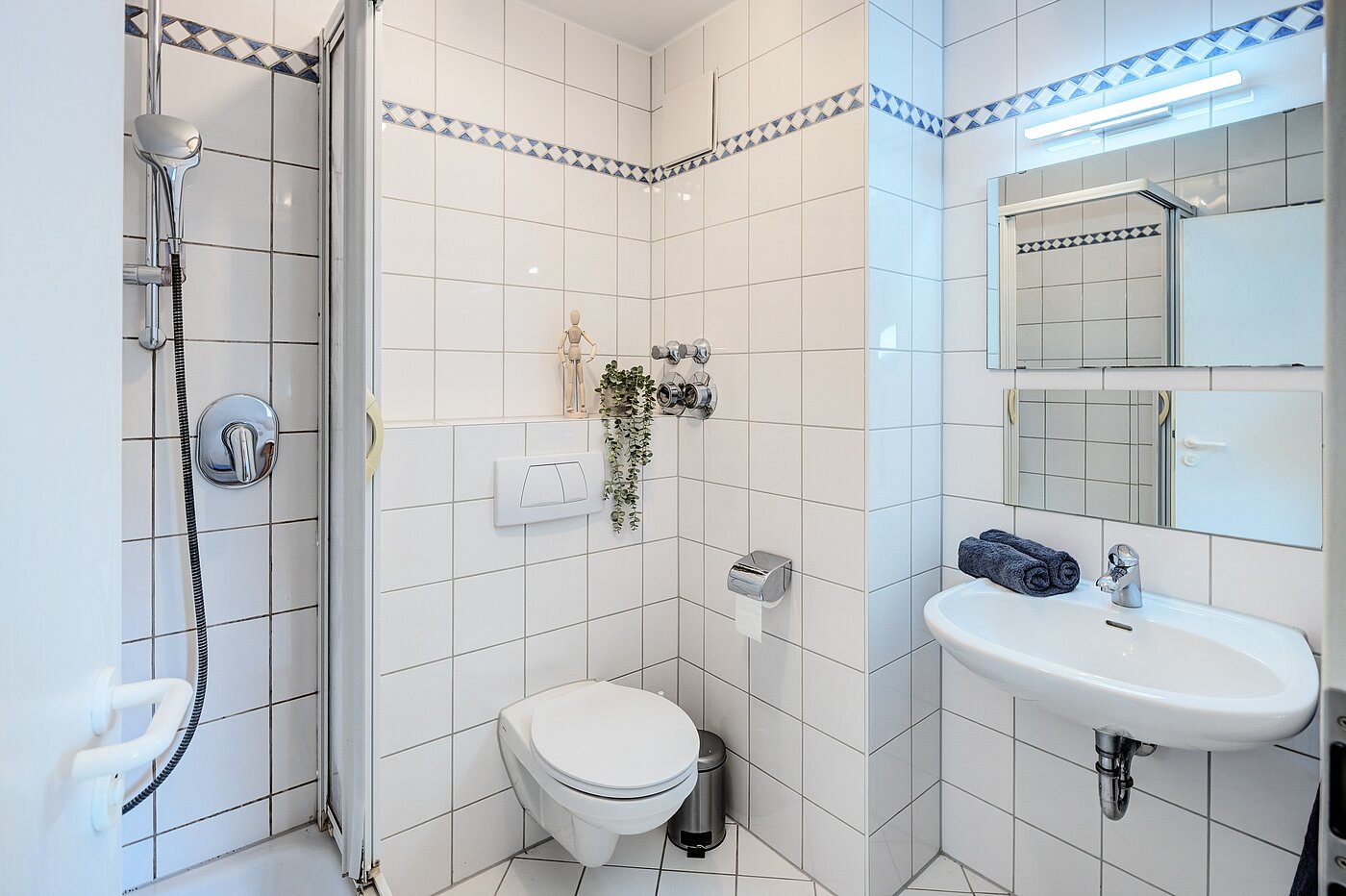 Maisonettewohnung mit 3.5 Zimmern | München-Trudering | 70238 | Zweites Duschbad