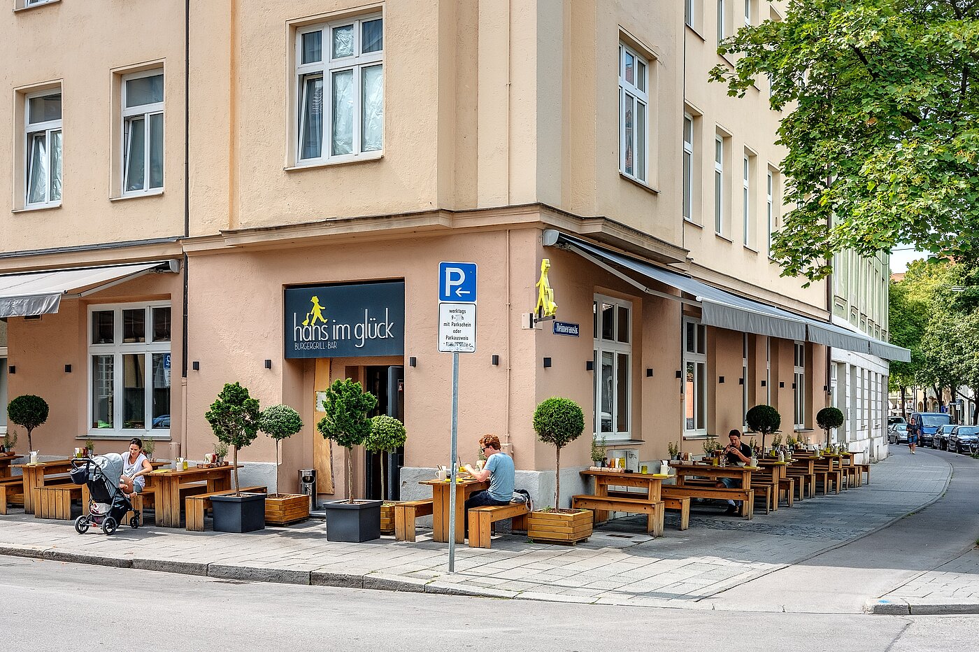 Etagenwohnung mit 2 Zimmern | München-Schwanthalerhöhe | 2206ML11 | mit allerlei Lokalen..