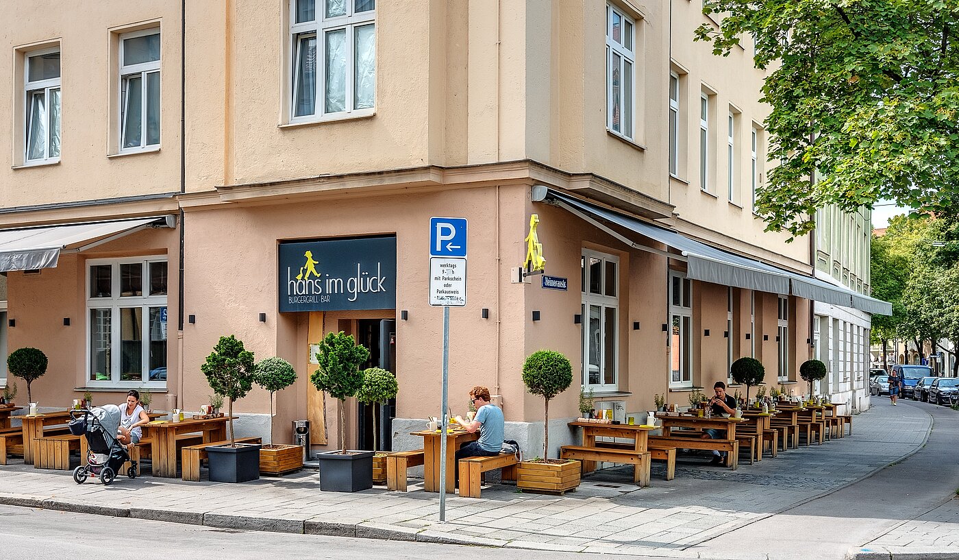 Etagenwohnung mit 2 Zimmern | München-Schwanthalerhöhe | 2206ML11 | mit allerlei Lokalen..