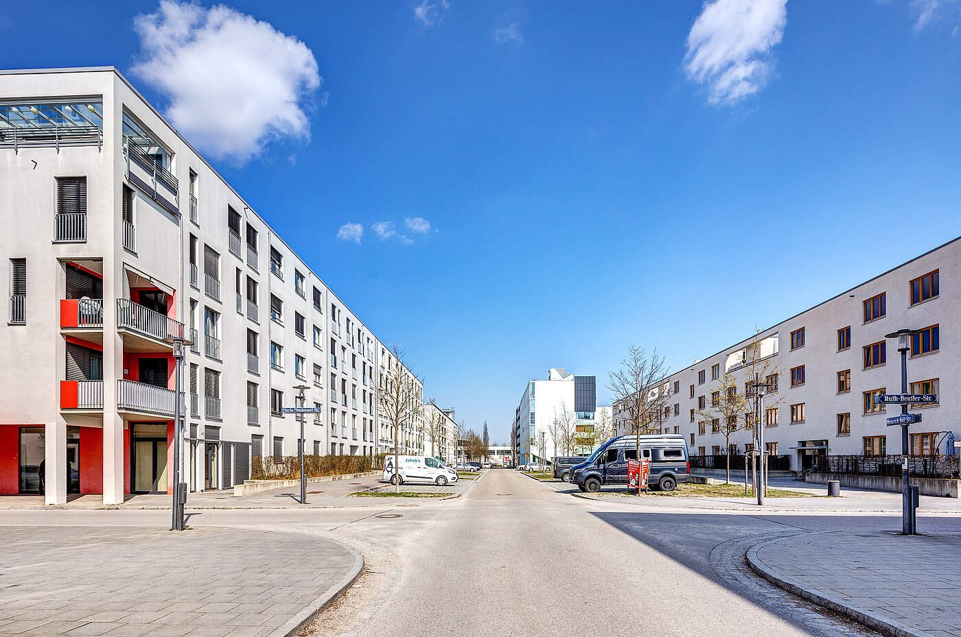 Dachgeschosswohnung mit 3 Zimmern | München-Riem | 701701 | ...kleinen Geschäften und...