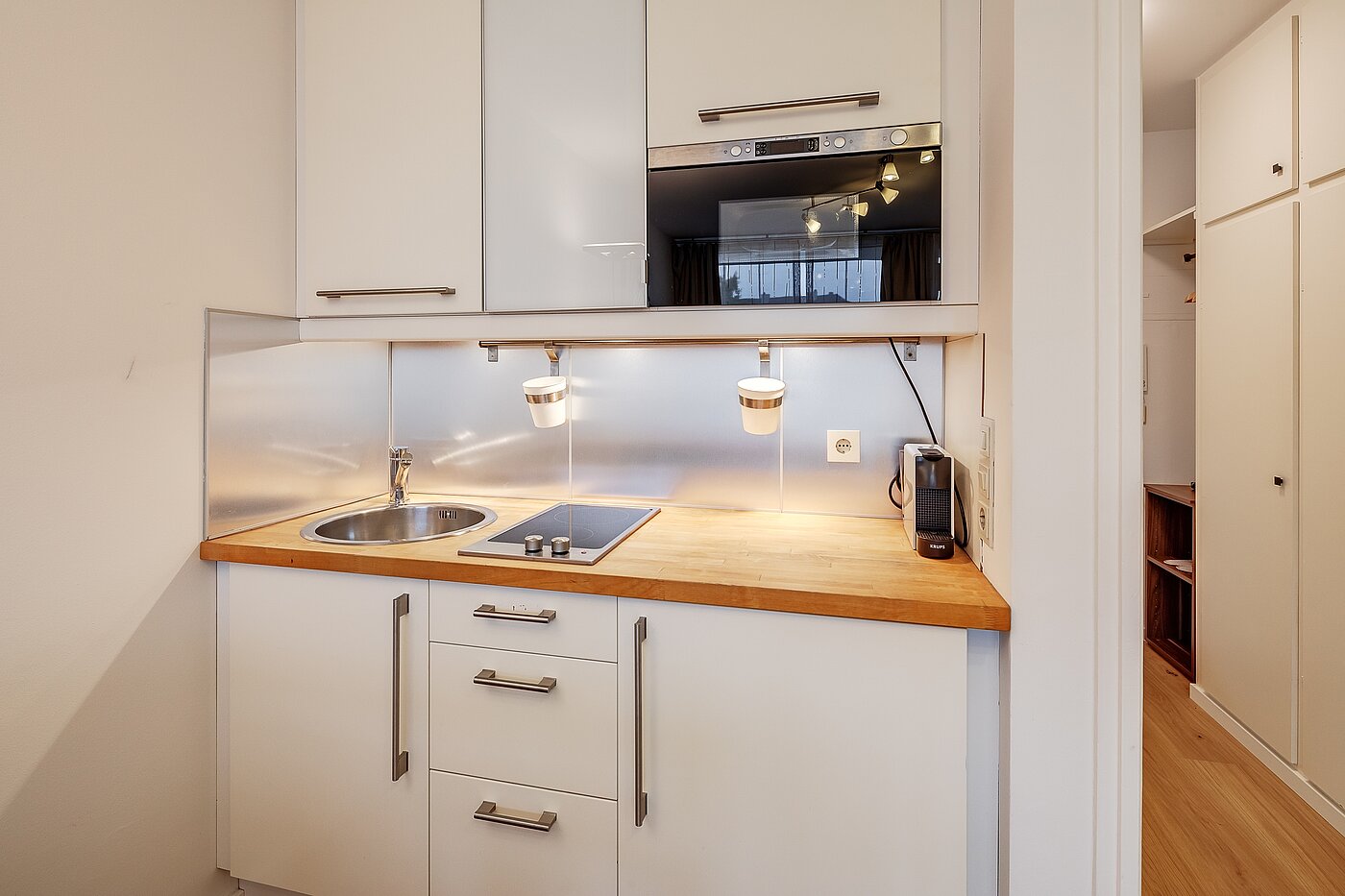 Etagenwohnung mit 1 Zimmer | München-Schwabing | 70475 | Küchenzeile ...