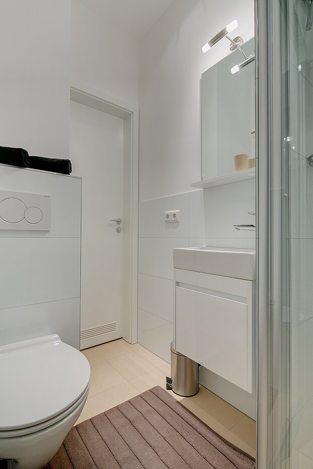 Erdgeschosswohnung mit 4 Zimmern | München-Neuhausen | 70471 | ...mit Dusche