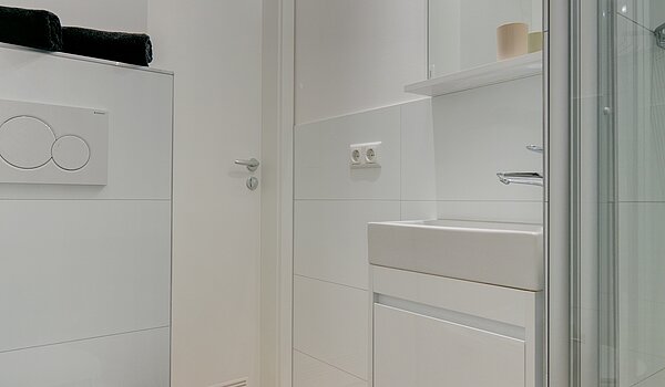 Erdgeschosswohnung mit 4 Zimmern | München-Neuhausen | 70471 | ...mit Dusche