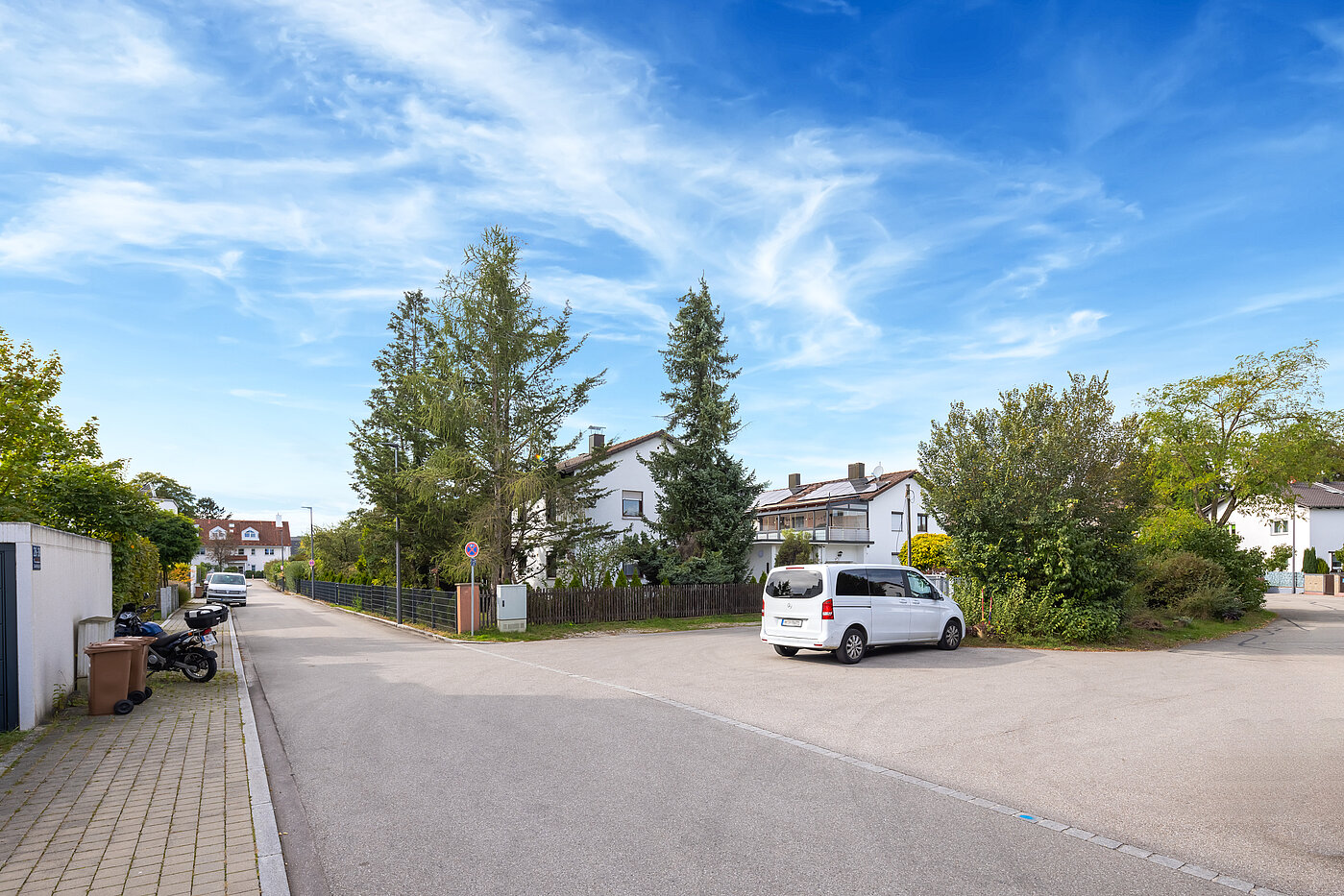 Doppelhaushälfte mit 5 Zimmern | München-Aubing | 70162 | Ruhige Anlegerstraße