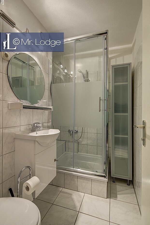 Etagenwohnung mit 1 Zimmer | München-Sendling-Westpark | 1706ML8 | Hell gefliestes Bad