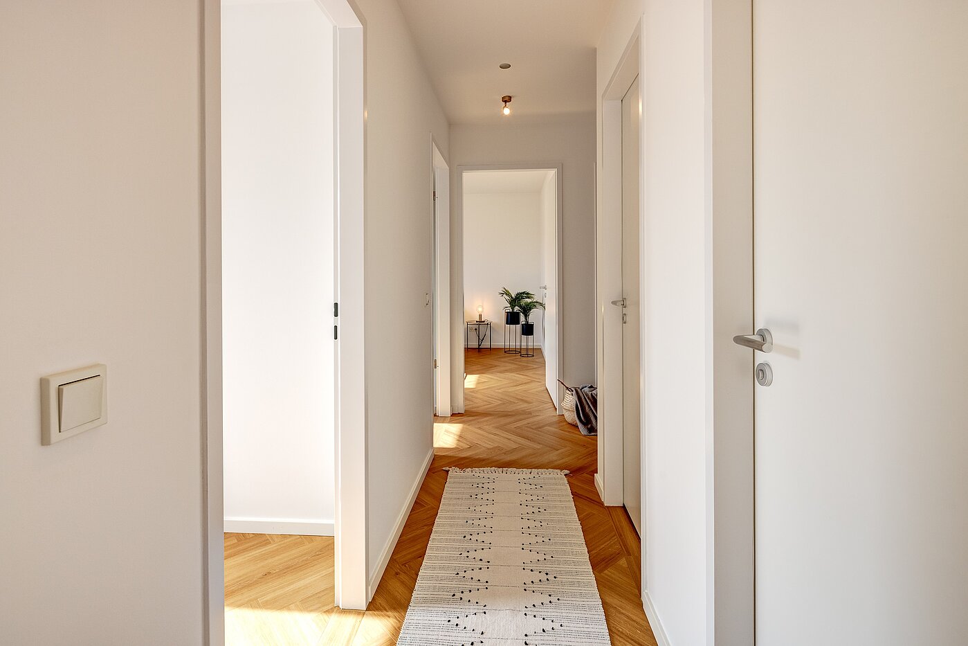 Etagenwohnung mit 2.5 Zimmern | München-Schwanthalerhöhe | 2210ML2 | Flur Blickrichtung Schlafzimmer