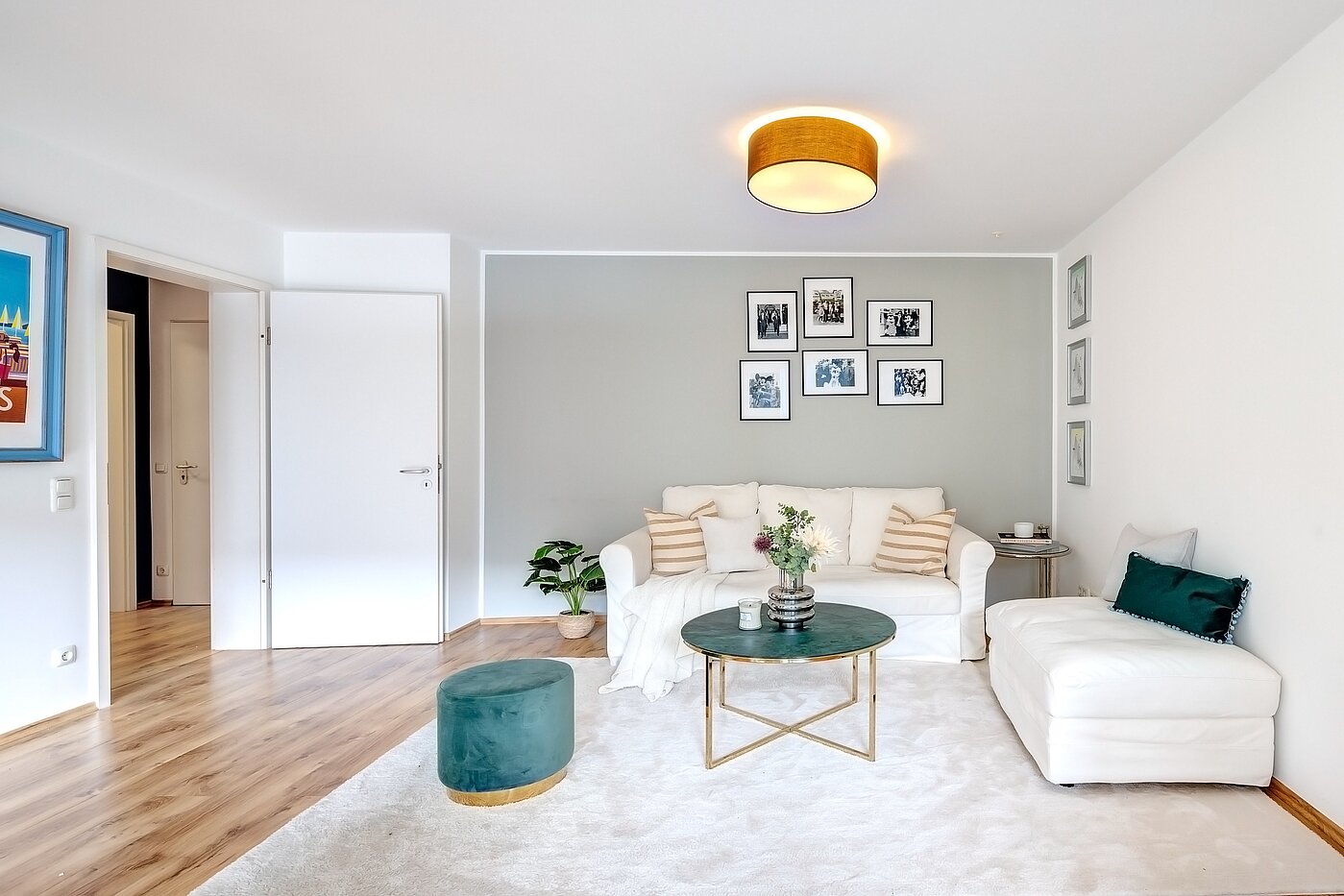 Etagenwohnung mit 2 Zimmern | München-Maxvorstadt | 70001 | Großes Wohnzimmer