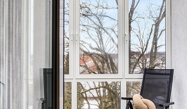 Etagenwohnung mit 2 Zimmern | Poing | 70373 | ...und...