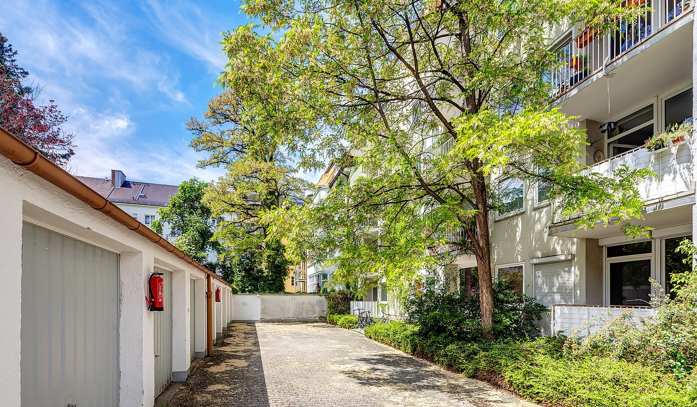 Etagenwohnung mit 1.5 Zimmern | 70127 | Von viel Grün...