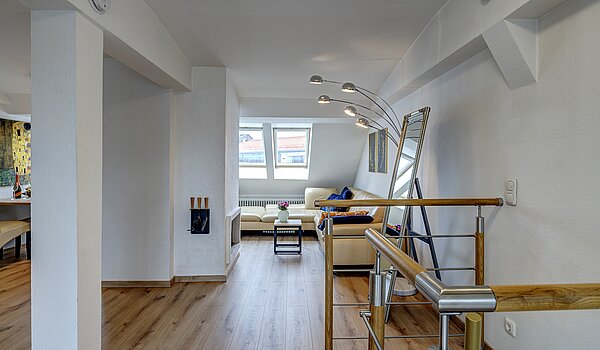 Dachgeschosswohnung mit 4.5 Zimmern | München-Ludwigsvorstadt | 70461 | Wohnen / Essen