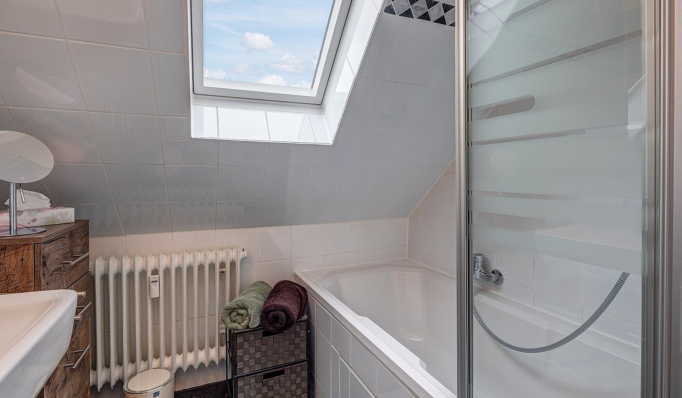 Dachgeschosswohnung mit 3 Zimmern | München-Hasenbergl | 1803ML5 | Elegantes Bad...