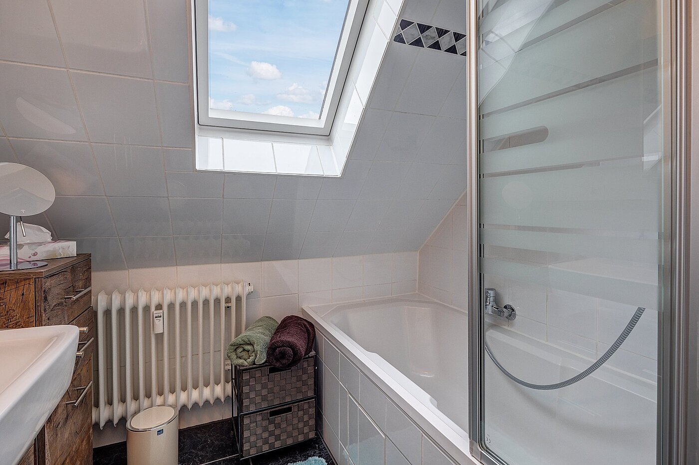 Dachgeschosswohnung mit 3 Zimmern | München-Hasenbergl | 1803ML5 | Elegantes Bad...