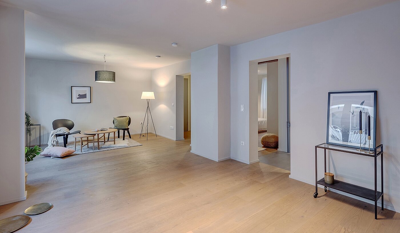 Hochparterre mit 2 Zimmern | München-Lehel | 2012ML1 | Großer Wohn- und Essbereich...