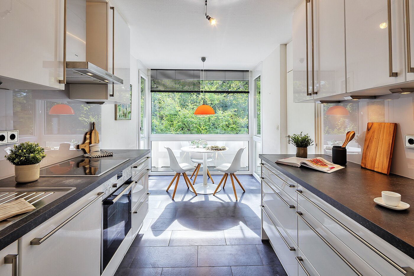 Etagenwohnung mit 3.5 Zimmern | München-Bogenhausen | 70267 | ...Küche mit...