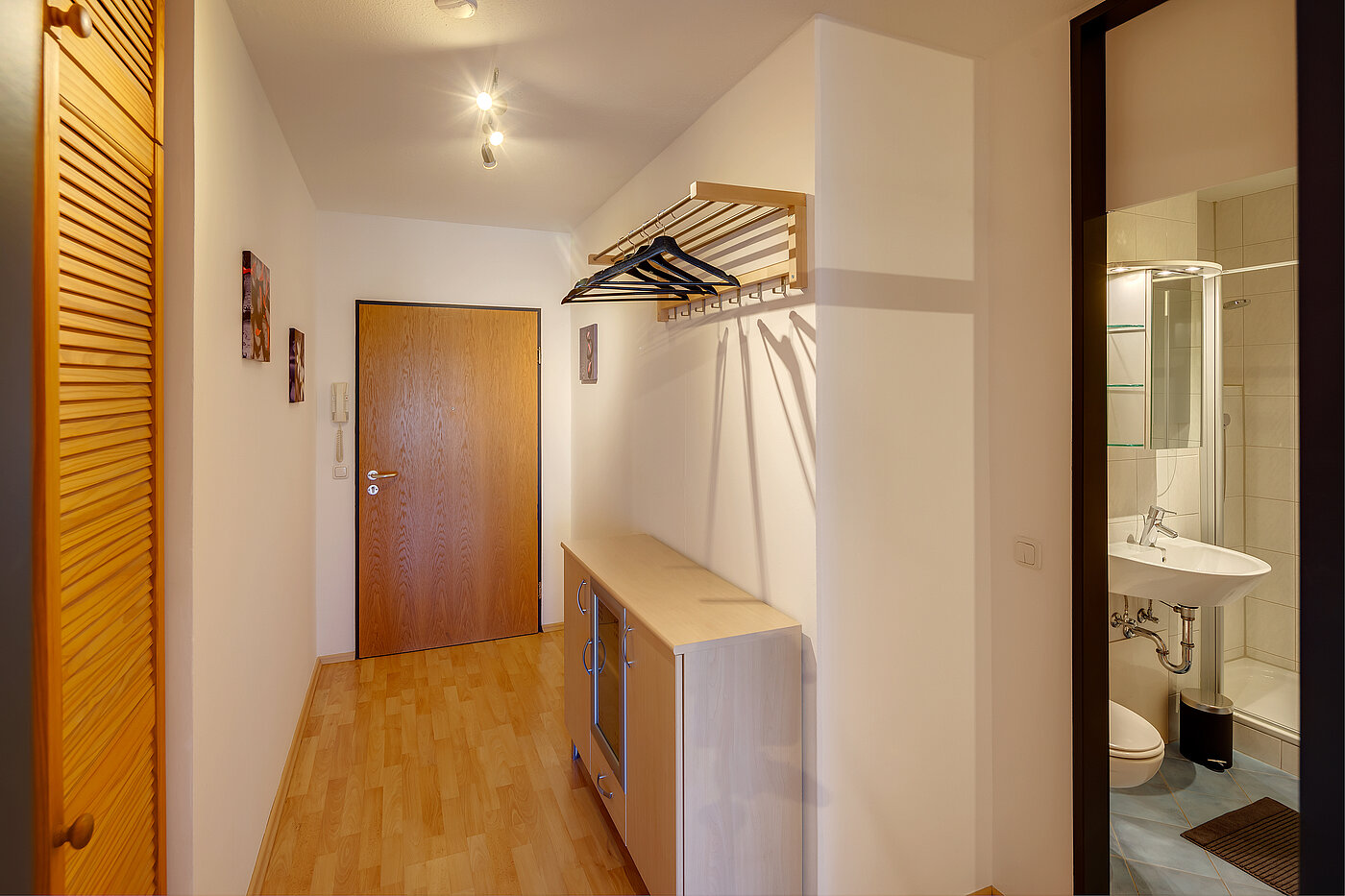 Erdgeschosswohnung mit 2 Zimmern | München-Feldmoching | 70424 | ...Garderobe
