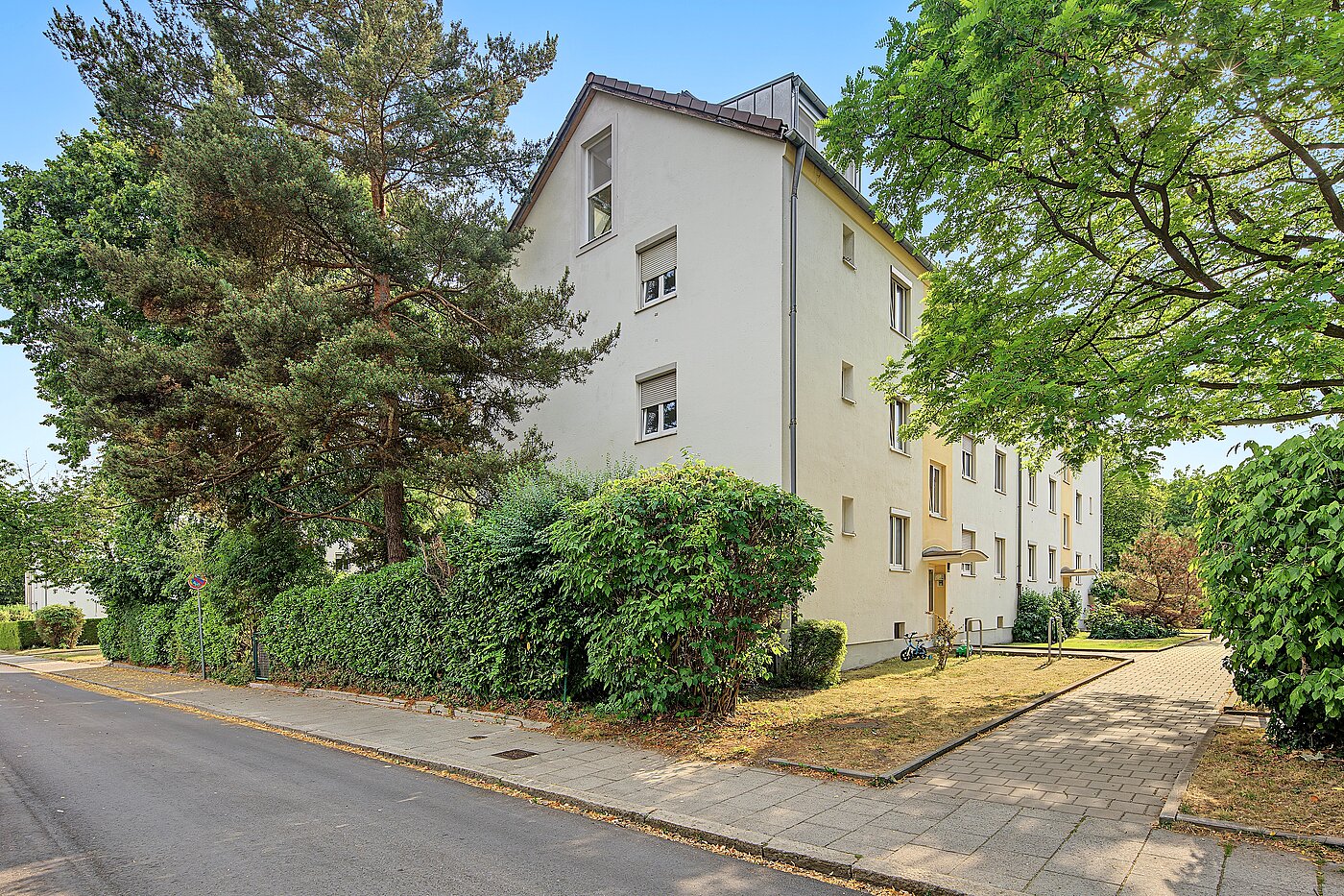 Etagenwohnung mit 2 Zimmern | München-Allach | 70412 | Gebäudeansicht