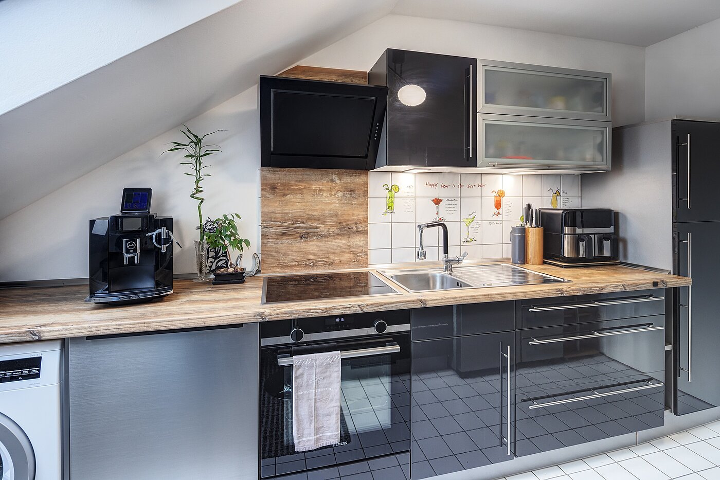 Etagenwohnung mit 2 Zimmern | Poing | 70373 | ...Küche mit...