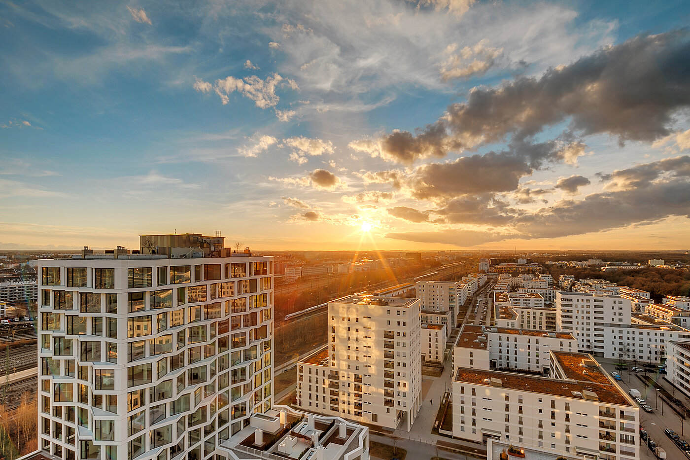 Apartment mit 1.5 Zimmern | München-Neuhausen | 70179 | ...Abendstimmung am FRIENDS TOWER