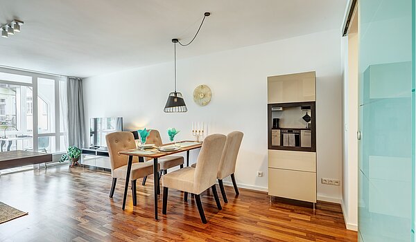 Etagenwohnung mit 2 Zimmern | München-Schwabing | 70434 | ...und Esstisch
