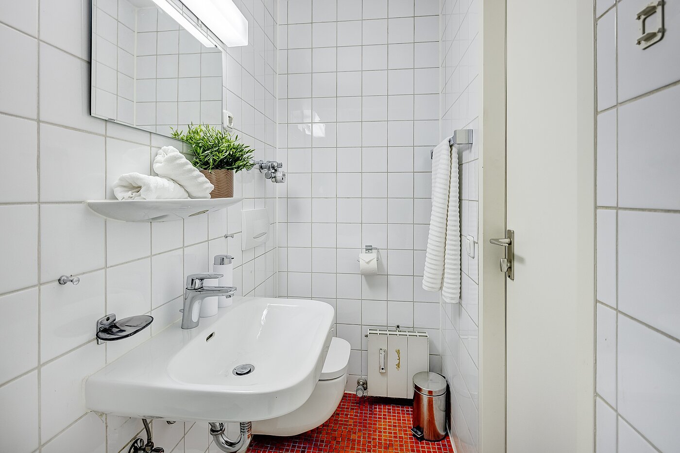 Etagenwohnung mit 1 Zimmer | München-Maxvorstadt | 2110ML7 | Bad mit Waschbecken, WC...
