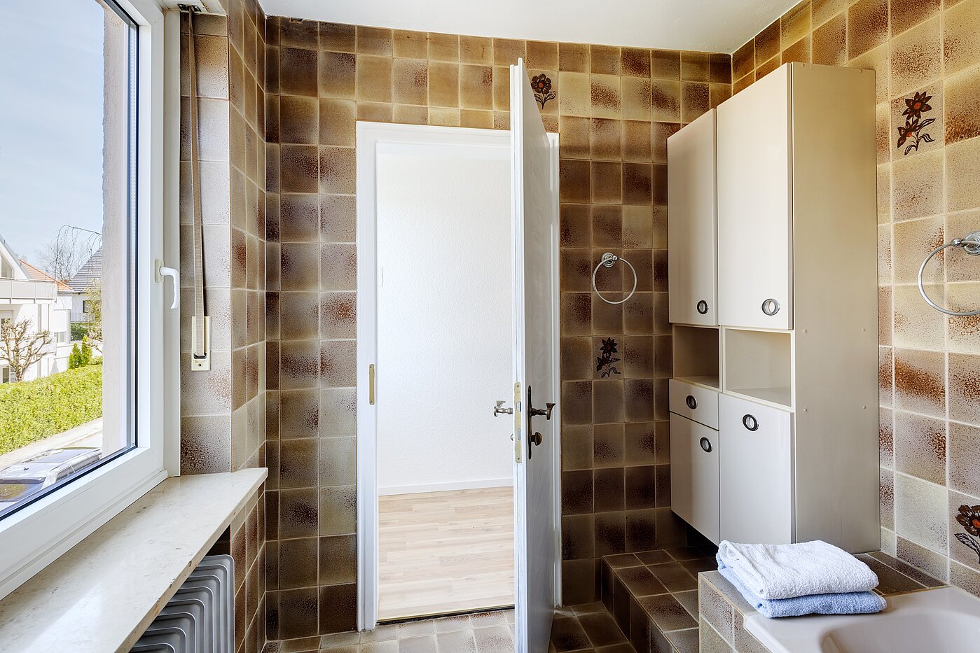 Doppelhaushälfte mit 4 Zimmern | München-Solln | 70120 | Badezimmer Im Obergeschoss