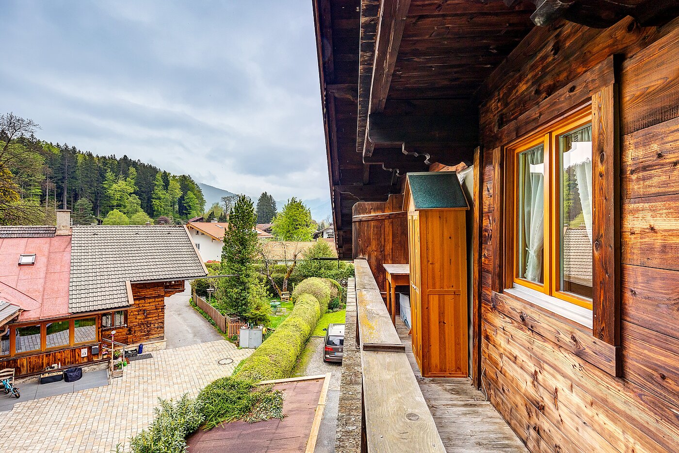 Dachgeschosswohnung mit 2 Zimmern | Bad Wiessee | 70017 | Blick vom Balkon